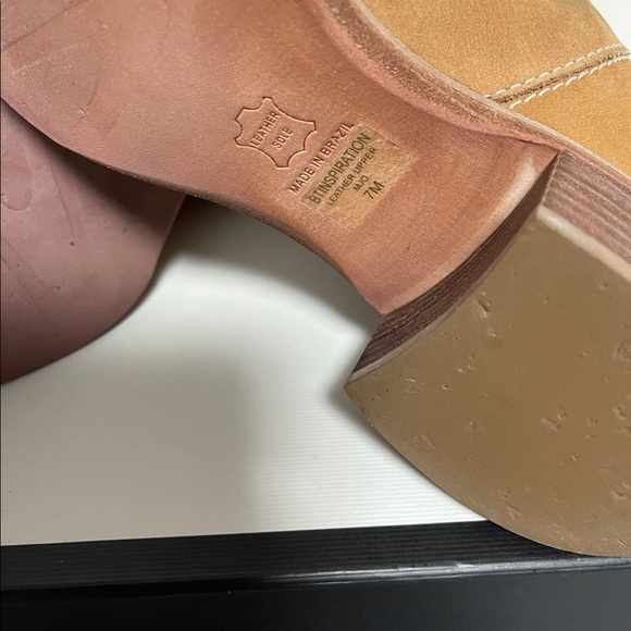 BOUTIQUE NEW Leather boots! - Picture 6 of 7